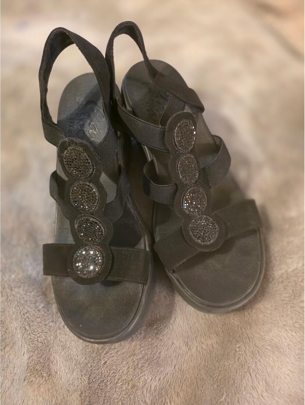 womens skechers size 8 black embellished  wedge sandals